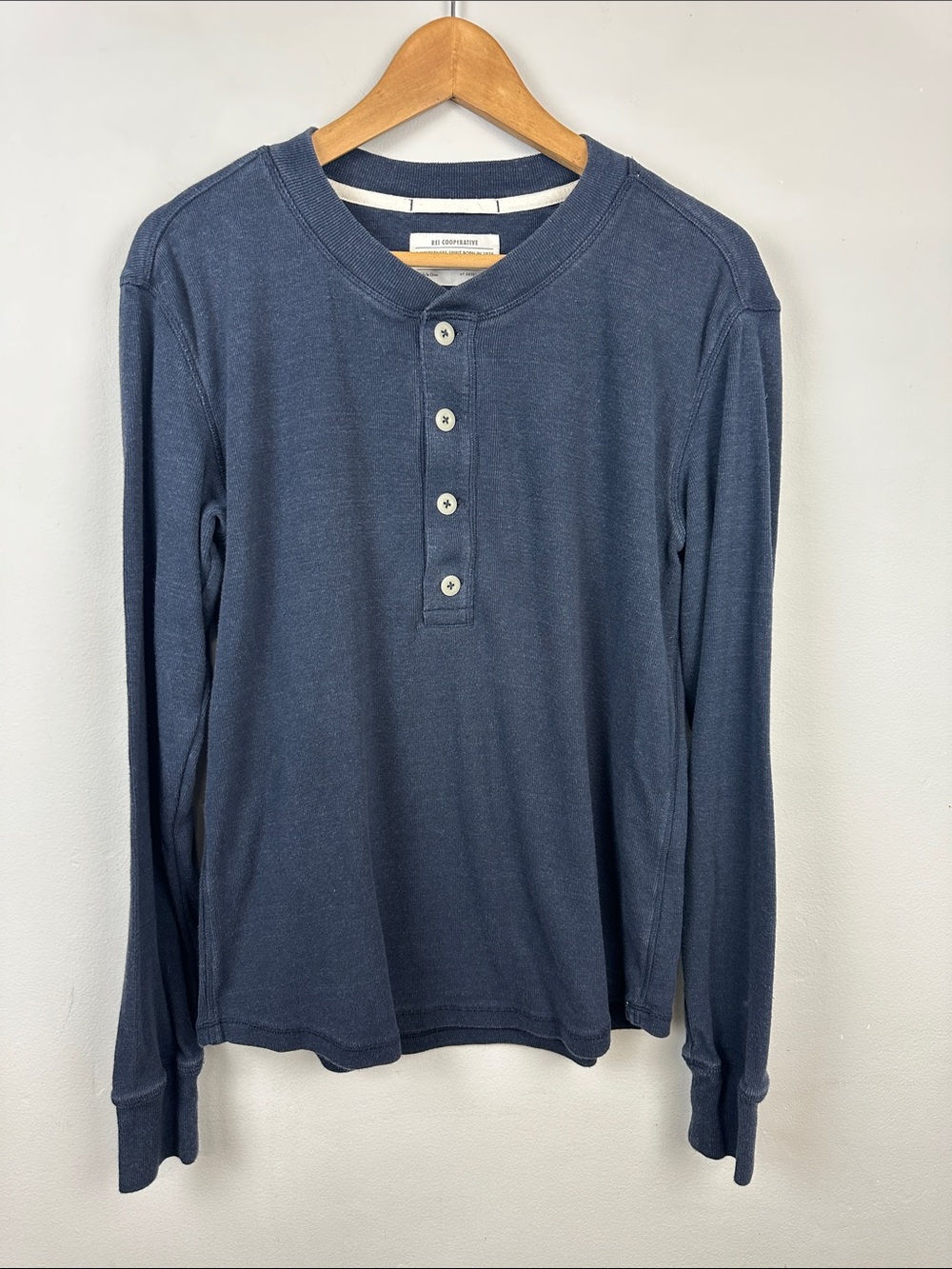 REI co-op Women’s Farlands Henley Shirt Sz XL Blue